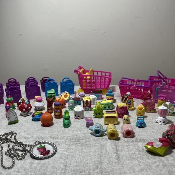 Shopkins Lot of 59 Random Figures accessories Characters Mixed Seasons bundle - Picture 8 of 8